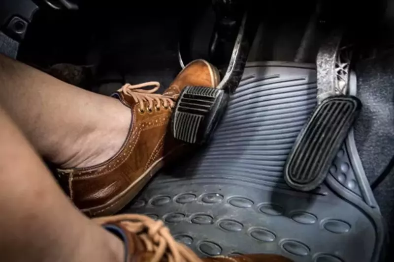 kopling mobil keras