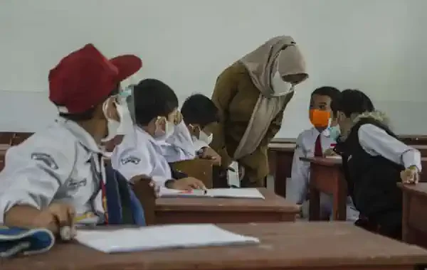 insentif guru honorer 2025 kapan cair