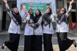 thr tpg 100 persen 2025 kapan cair