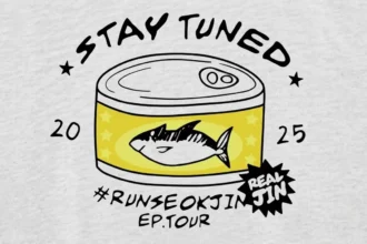 stay tune atau stay tuned