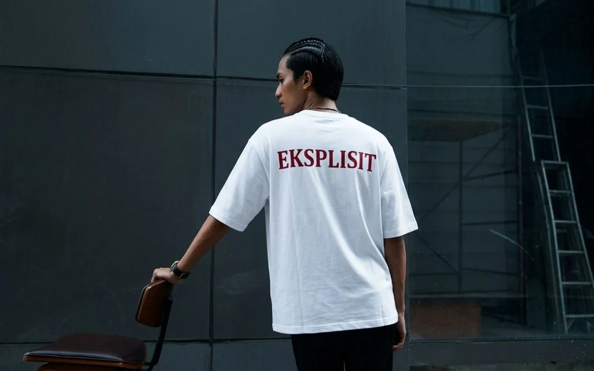 eksplisit adalah