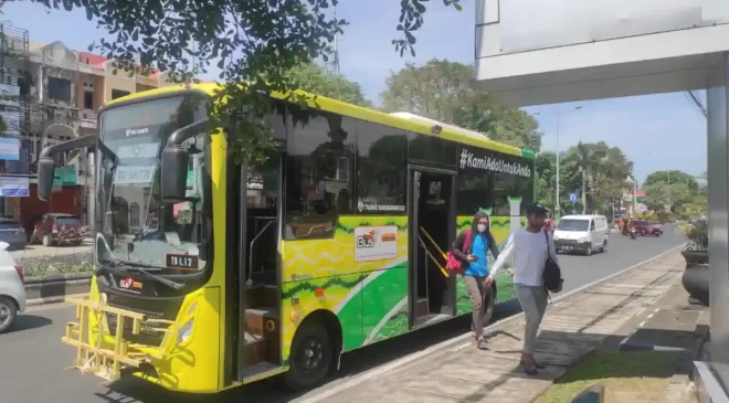 bus transbanjarbakula buka rute ke anjir muara