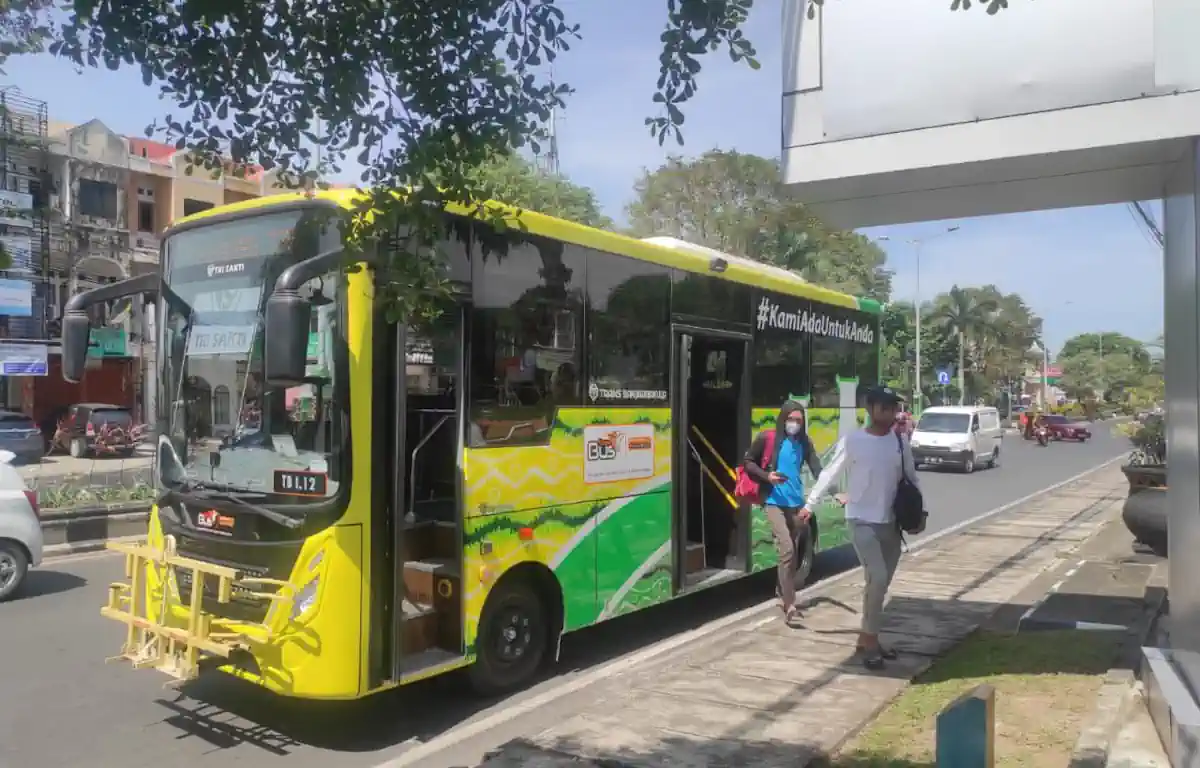 bus transbanjarbakula buka rute ke anjir muara