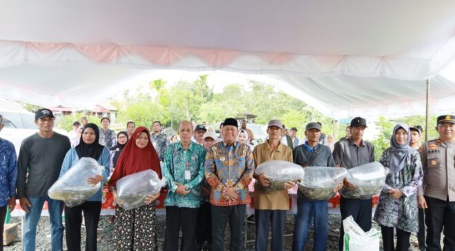 Bupati Barito Kuala Guyur Anjir Muara dengan Bantuan Perikanan